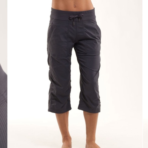 Lululemon Studio Crop pants 
Coal 6 - Picture 1 of 9